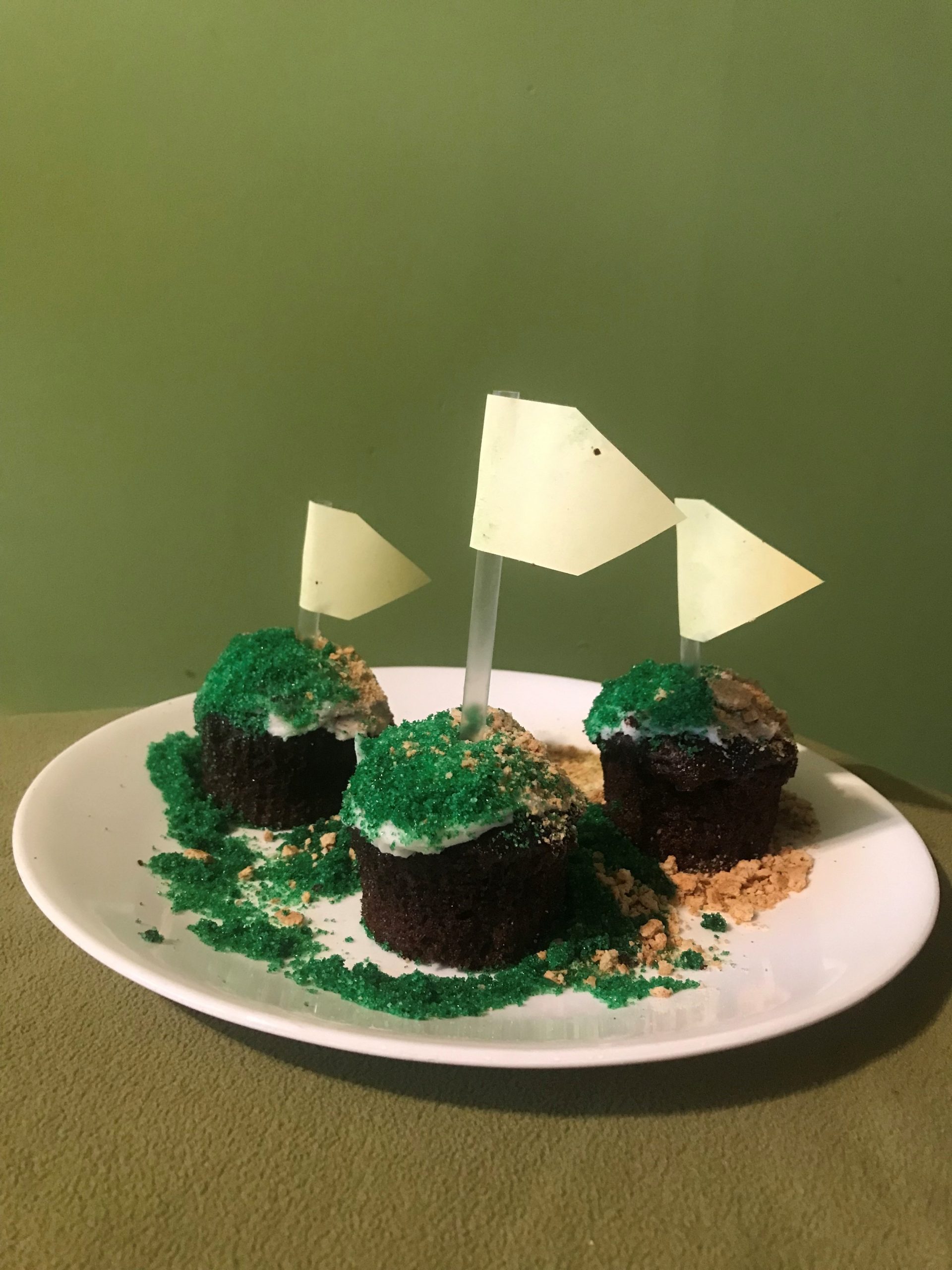 golf cupcakes